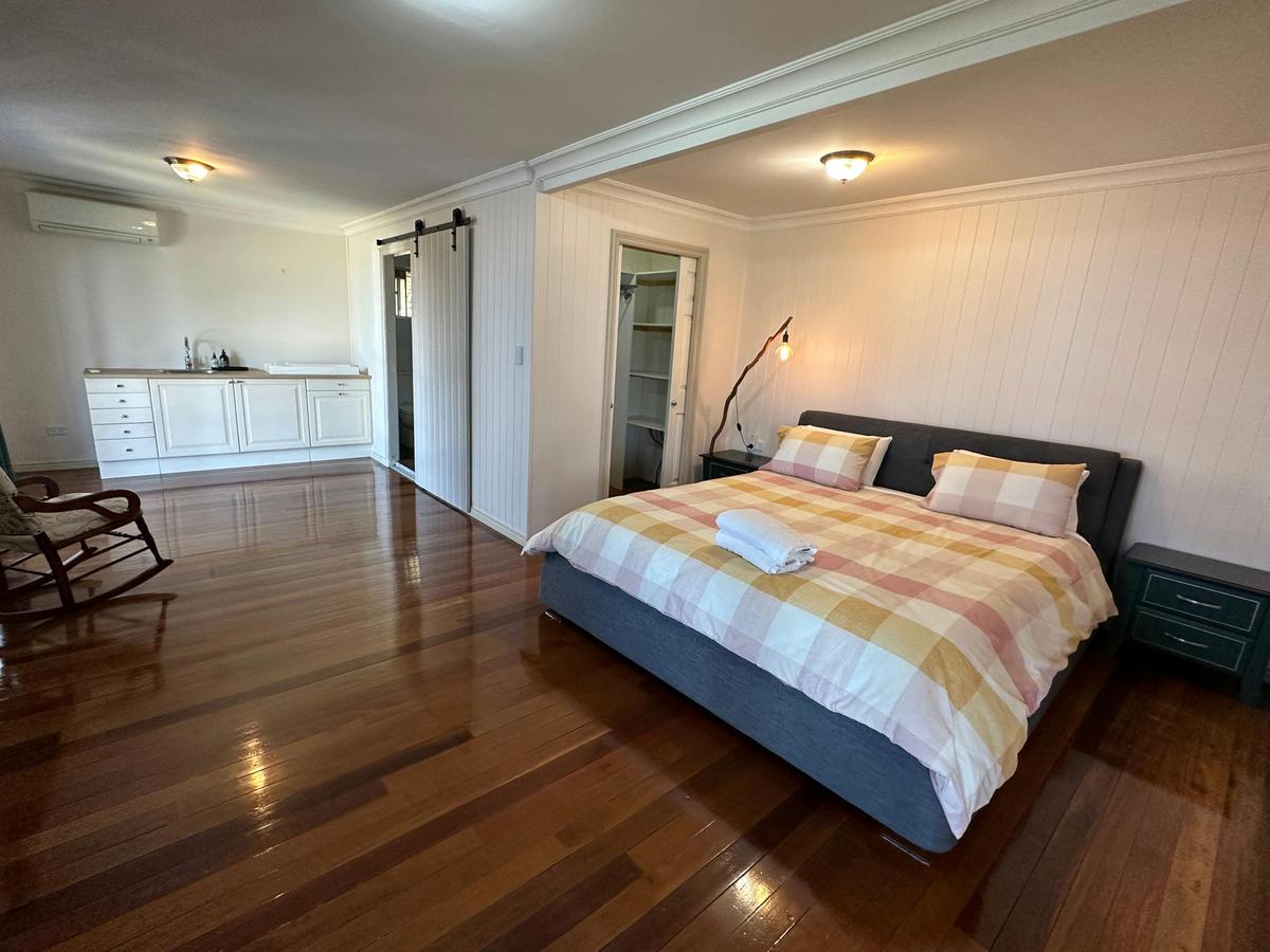 King bedroom with ensuite