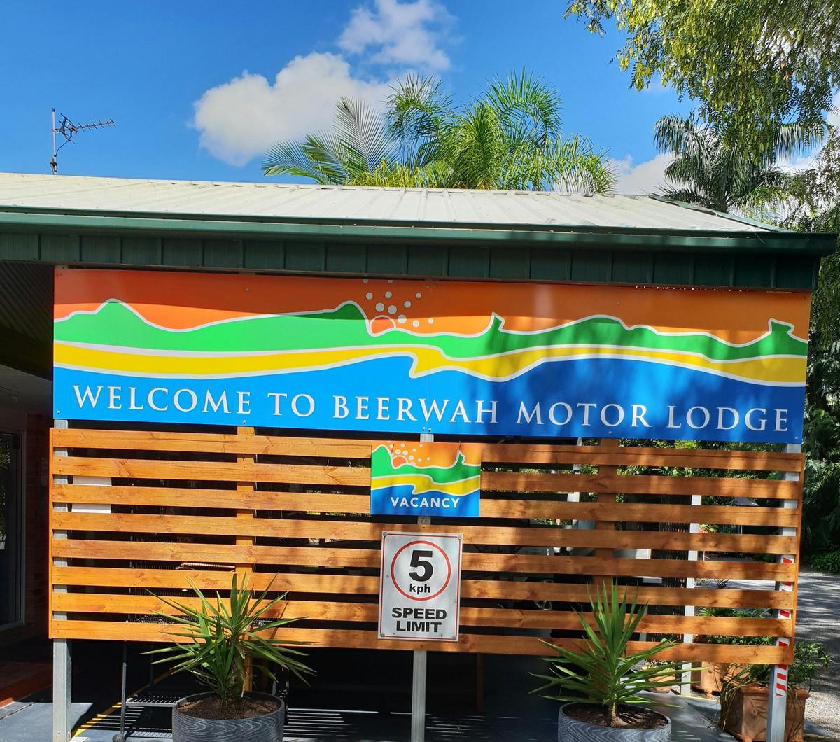Entry to Beerwah Motor Lodge