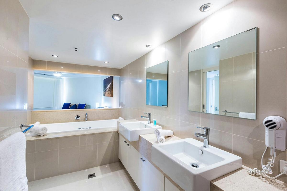 2 Bedroom Premier Ocean View Apartment