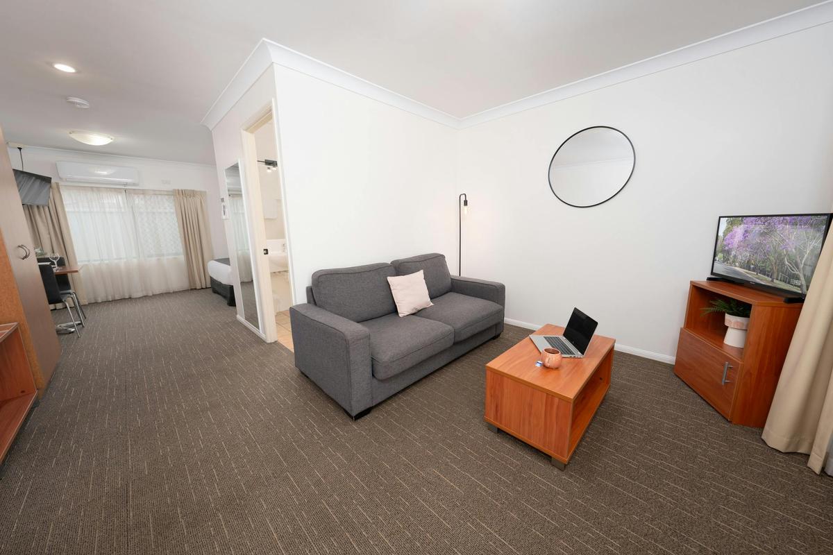 Executive Studio Suite