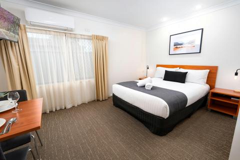 Executive Studio Suite