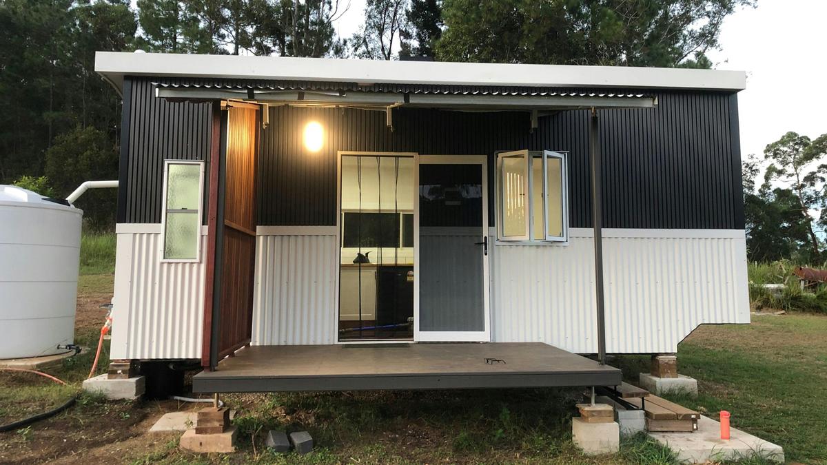 Bee Farm Off-Grid Tiny Home Stay