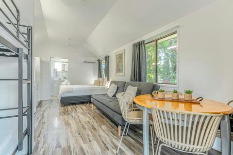 Ensuite Cabin (Studio)