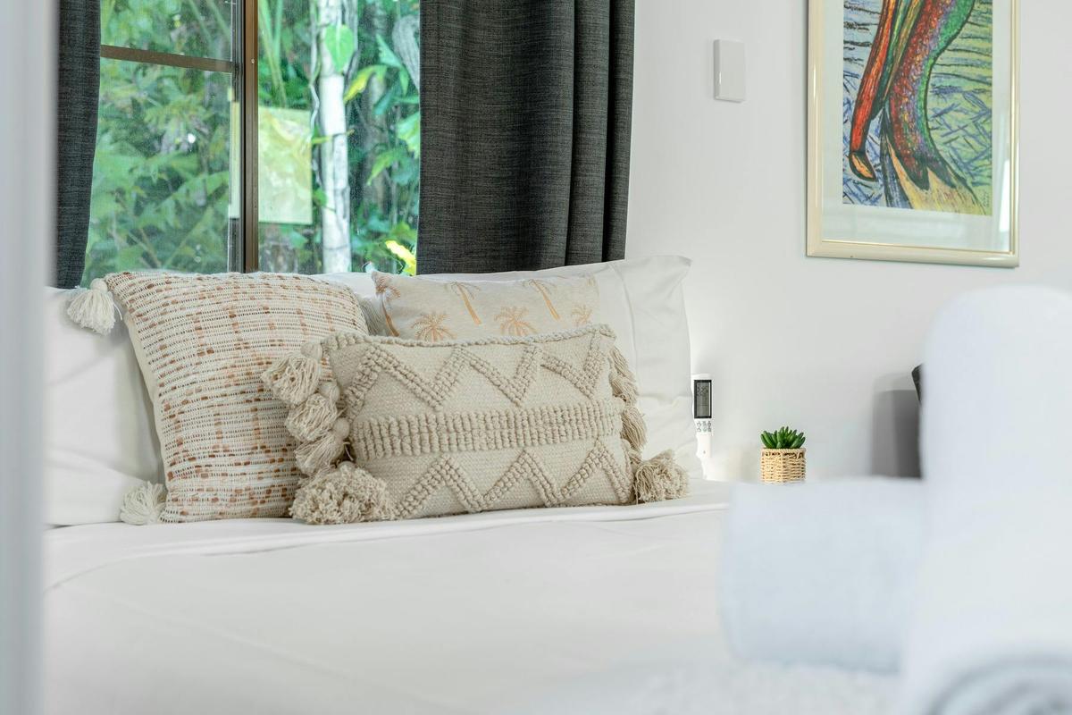 Ensuite Cabin (Studio)