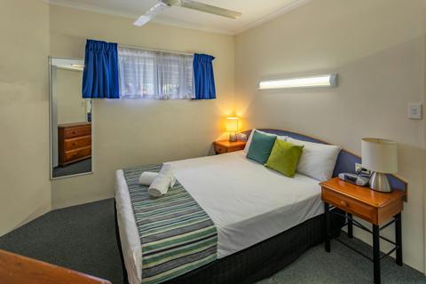 1 Bedroom Holiday Unit