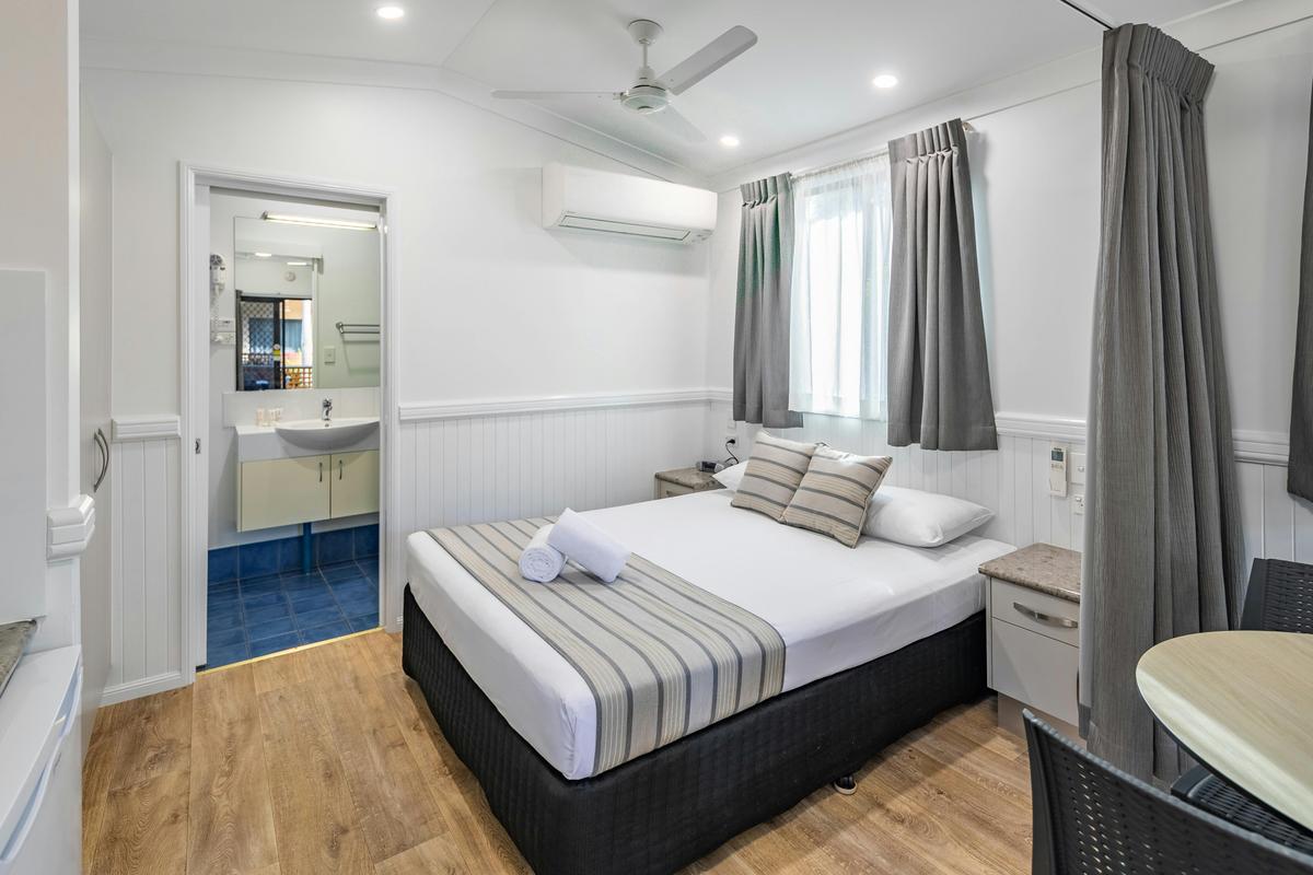 1 Bedroom Tropical Cabin