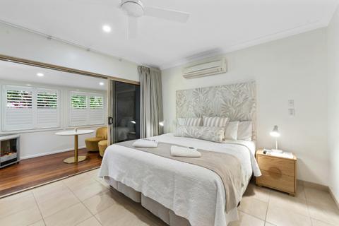 Blue Summit Hideaway by Yungaburra Accommodation