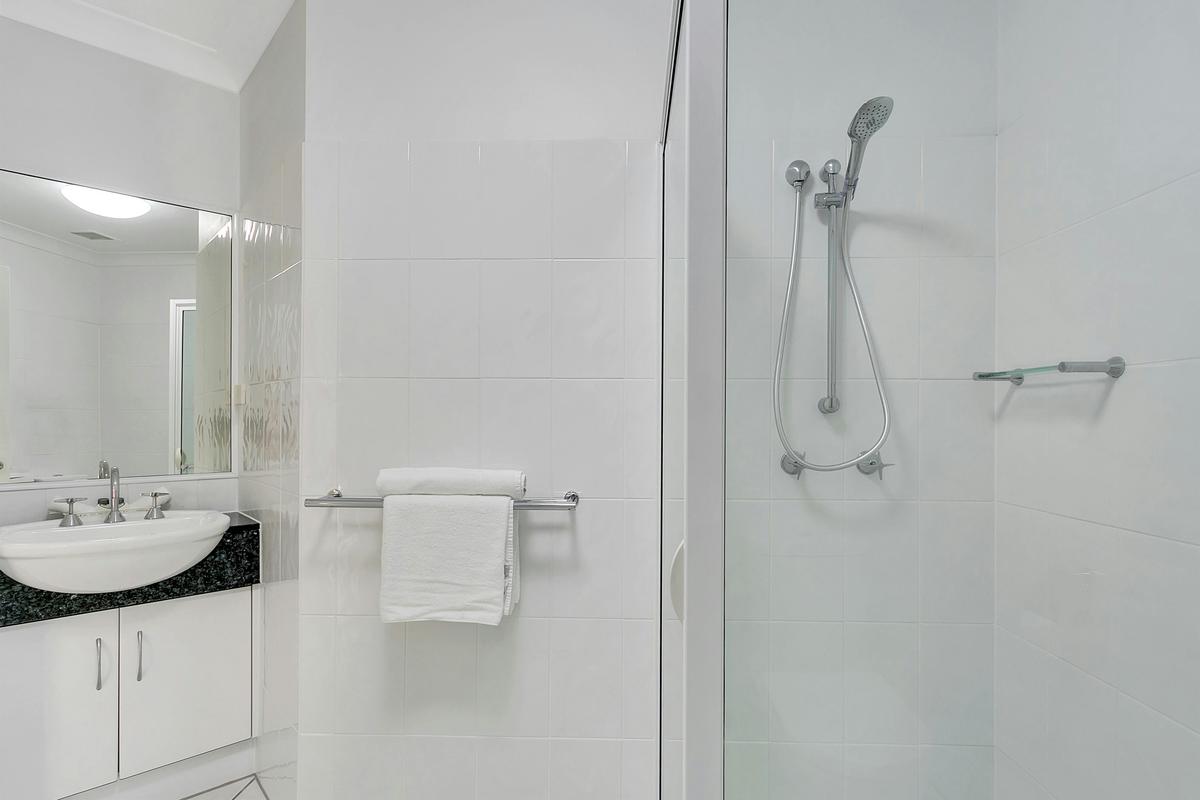Modern bathroom.