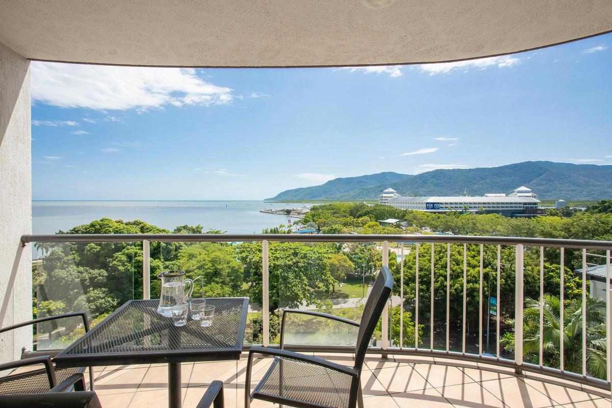 BreakFree Royal Harbour - 1 Bedroom Ocean Spa Apartment