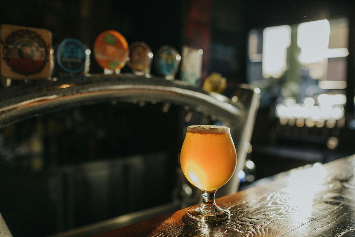 Unwind with a delicious tap beer from our 8 rotating taps