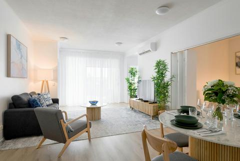 2 Bedroom 2 Bathroom Study Apartment