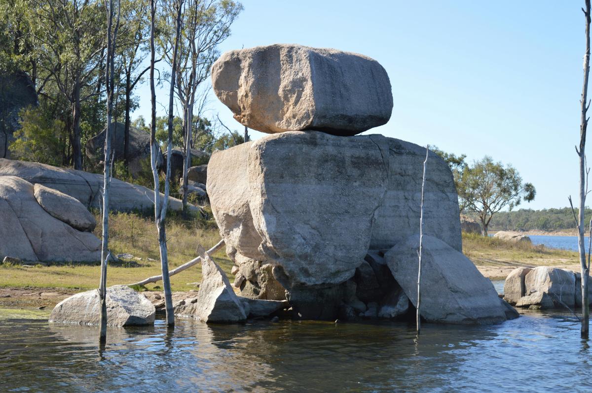 Boondooma Damp