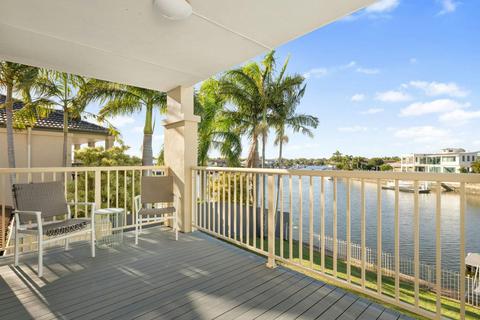Banksia Waterfront Retreat