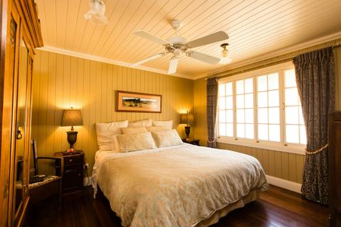 Homestead Jacaranda Suite