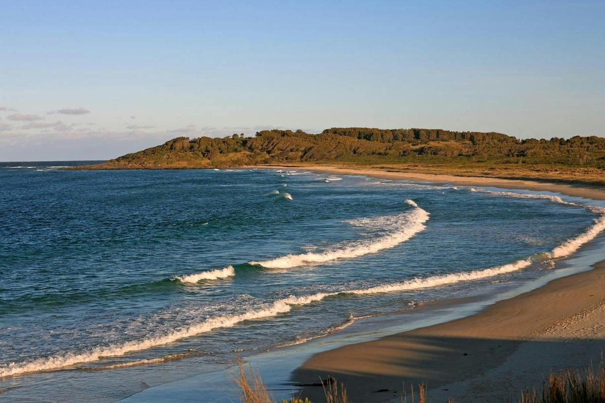 Waves at Murramarang Beach