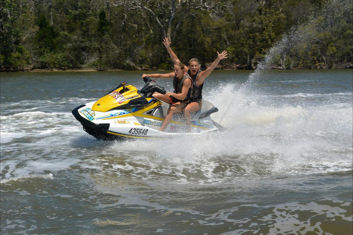 Plenty to wave about on the Brisbane Bucanneer