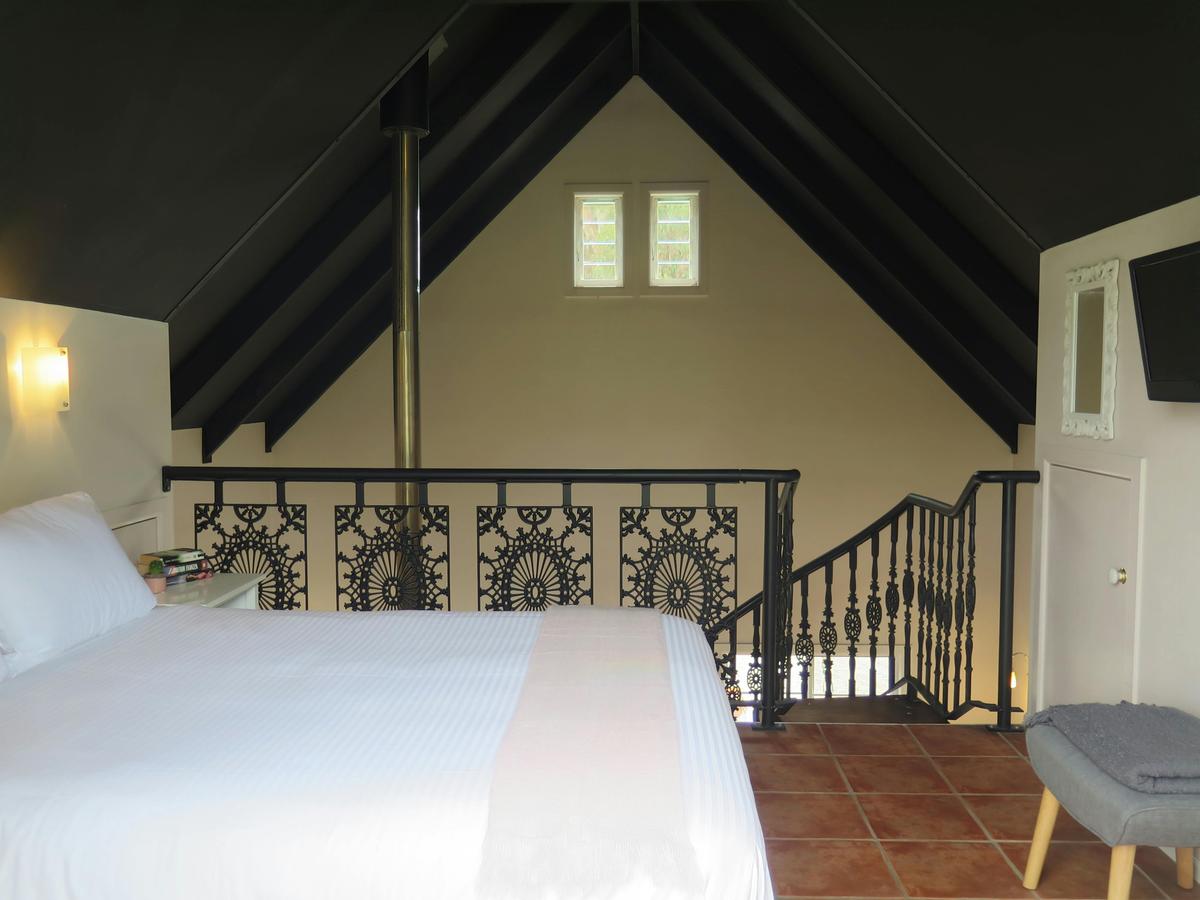 The Silky Oak Cottage