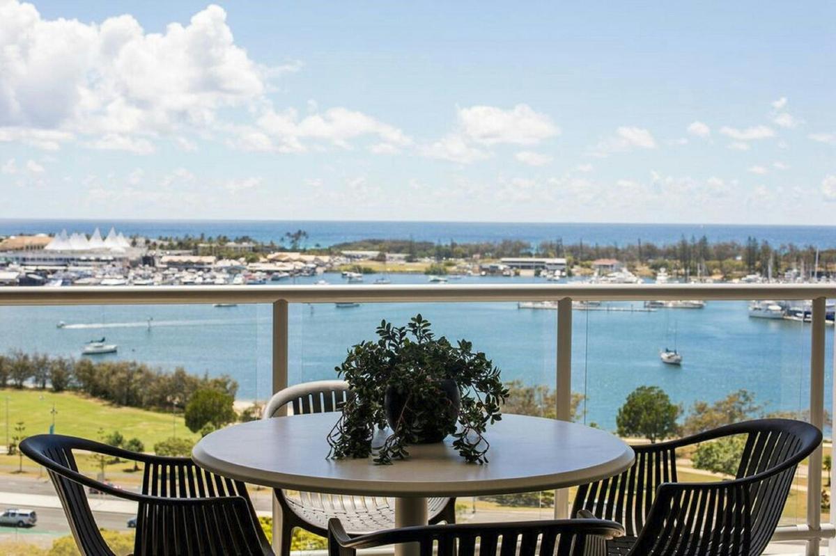 Two Bedroom Apartment with Ocean View