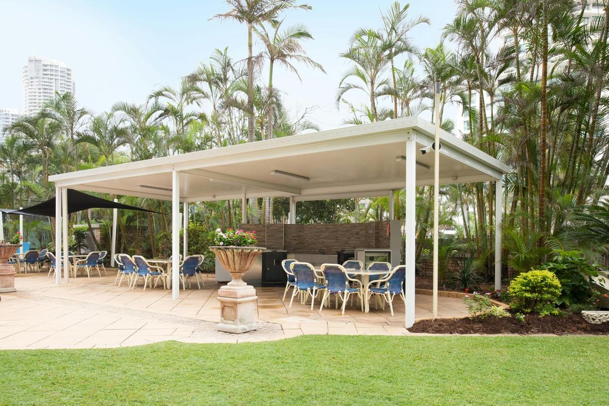 BreakFree Beachpoint - BBQ Area