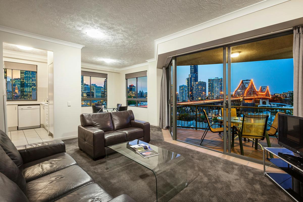 2 Bedroom Apartment Lounge