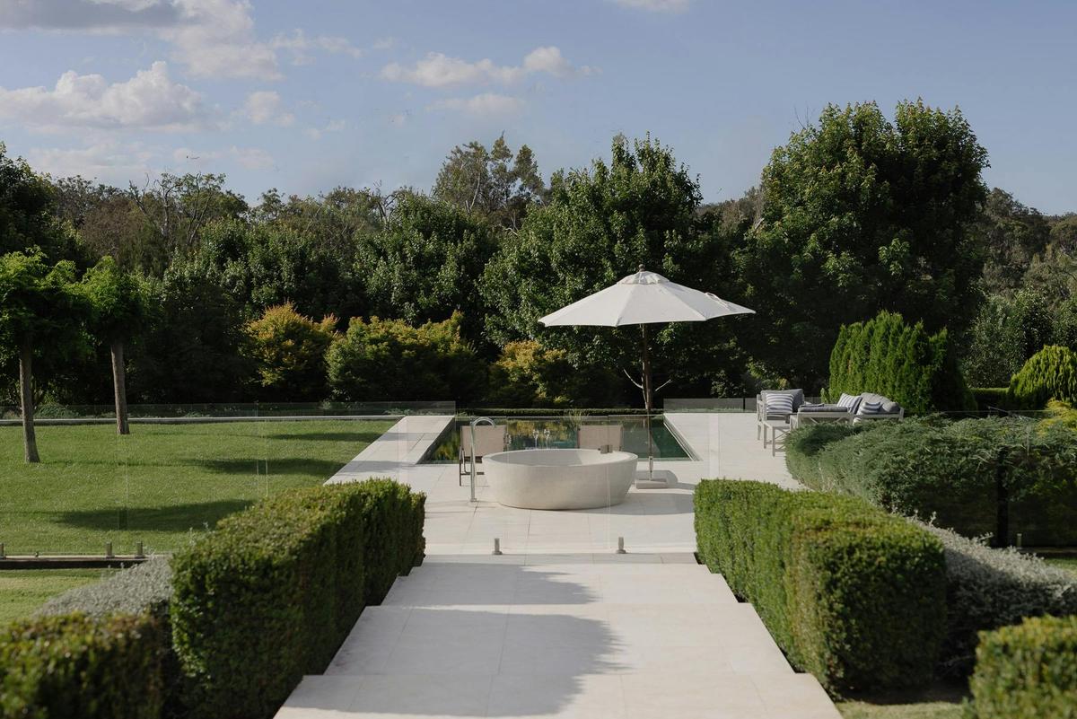 Braeside pool