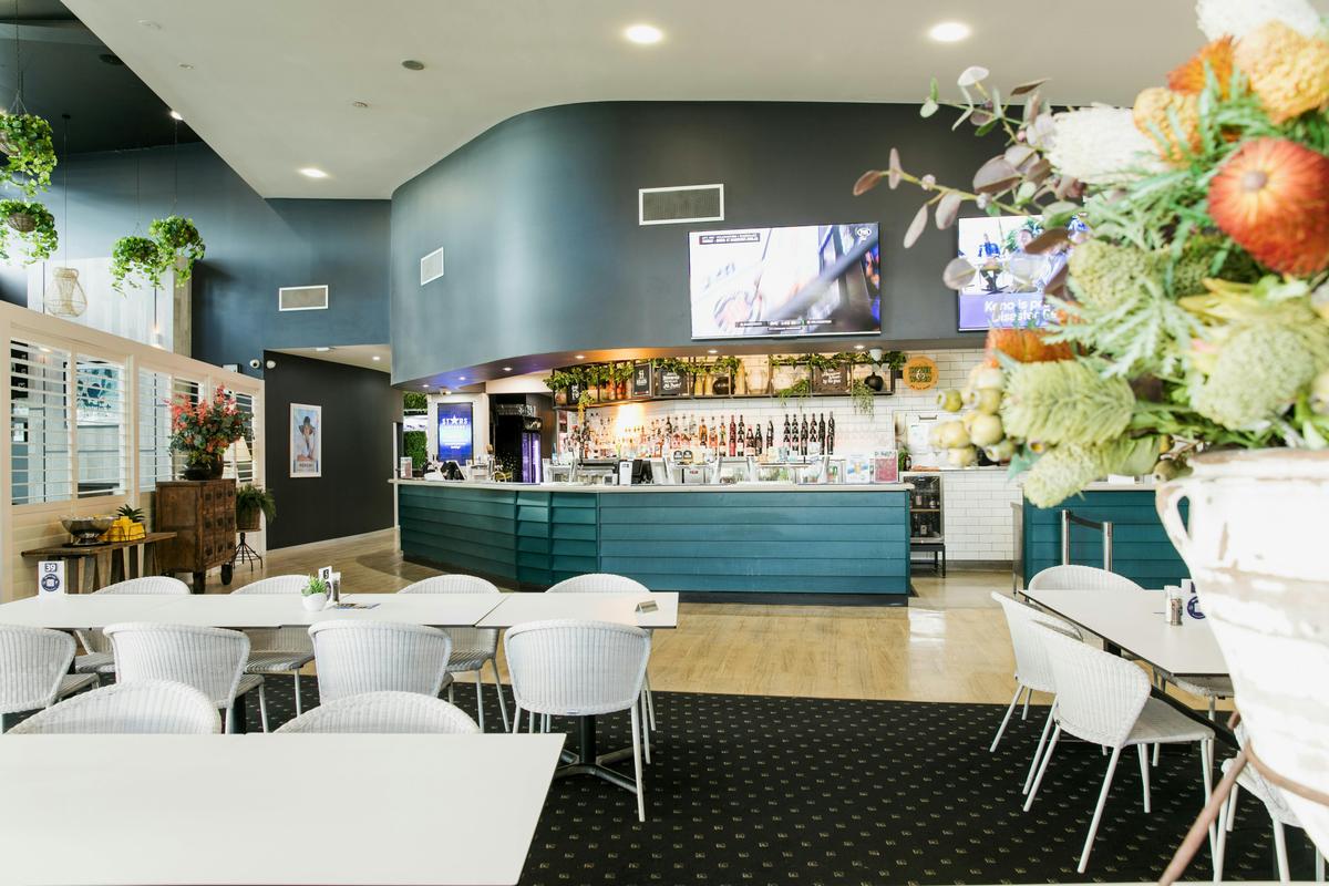 Brightwater Hotel Bistro & Bar