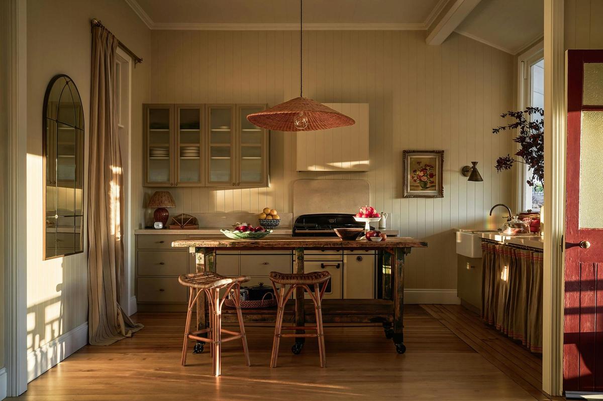 FUKK VIEW OF THE KITCHEN