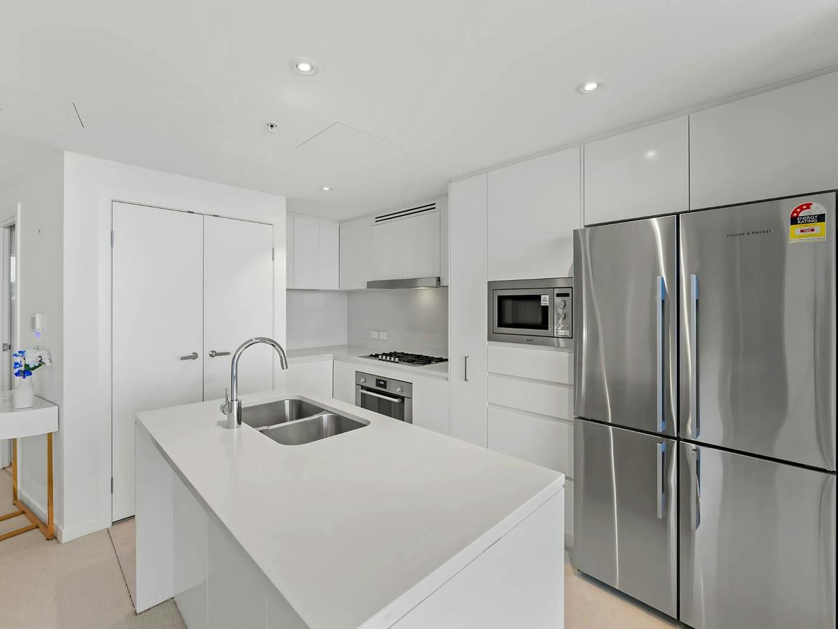 3 Bed 2 Bathroom Sky High