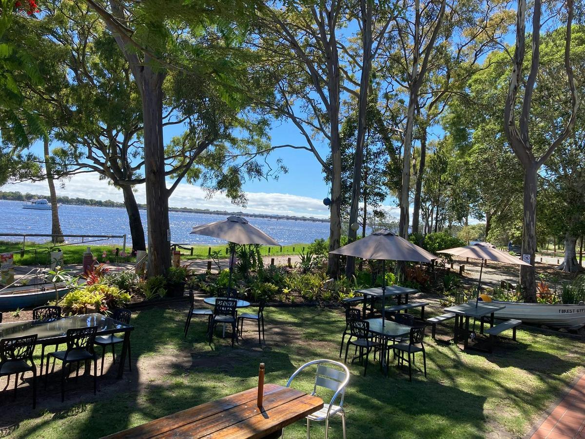 Bribie Beach Shack garden