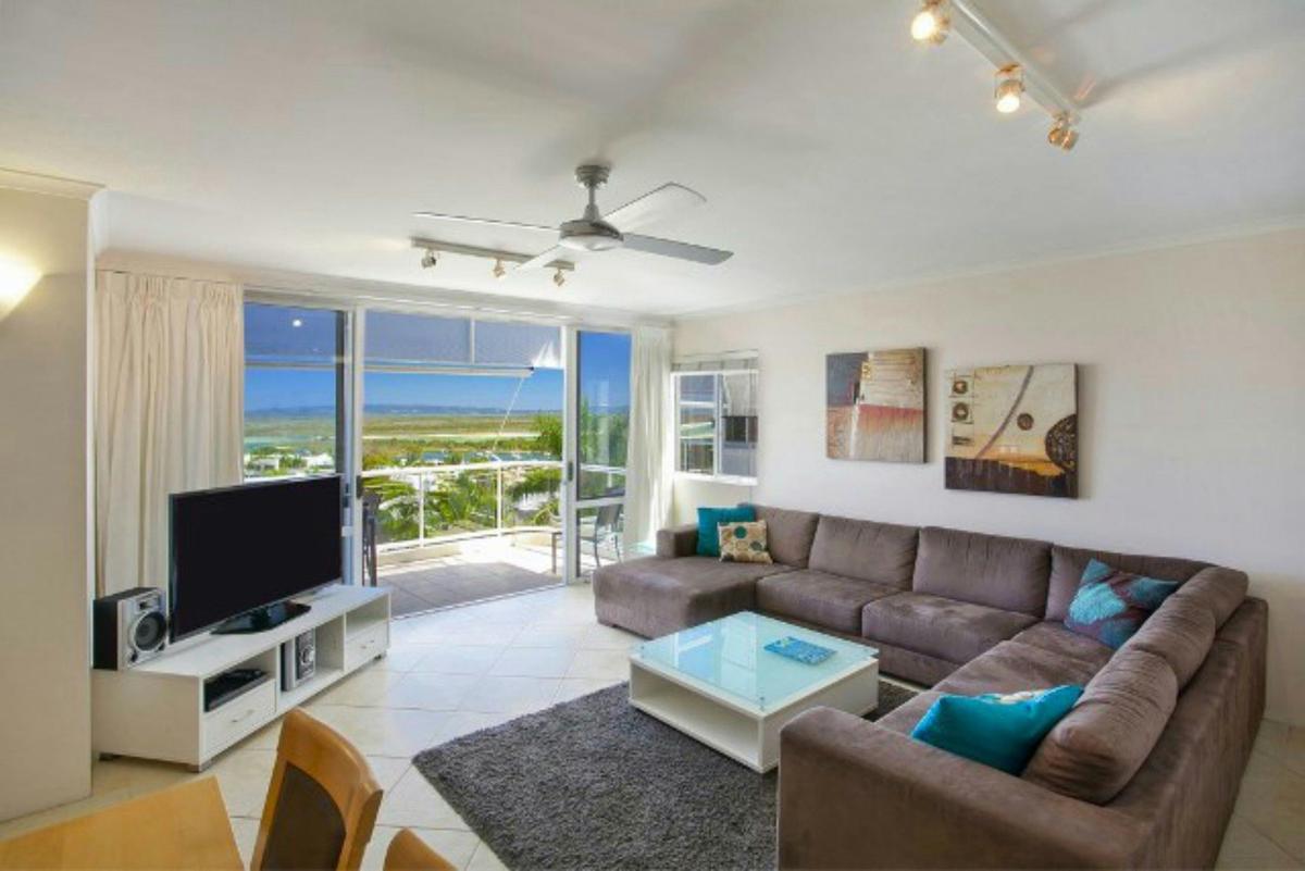 3 Bedroom 2 Bathroom Penthouse with panoramic views