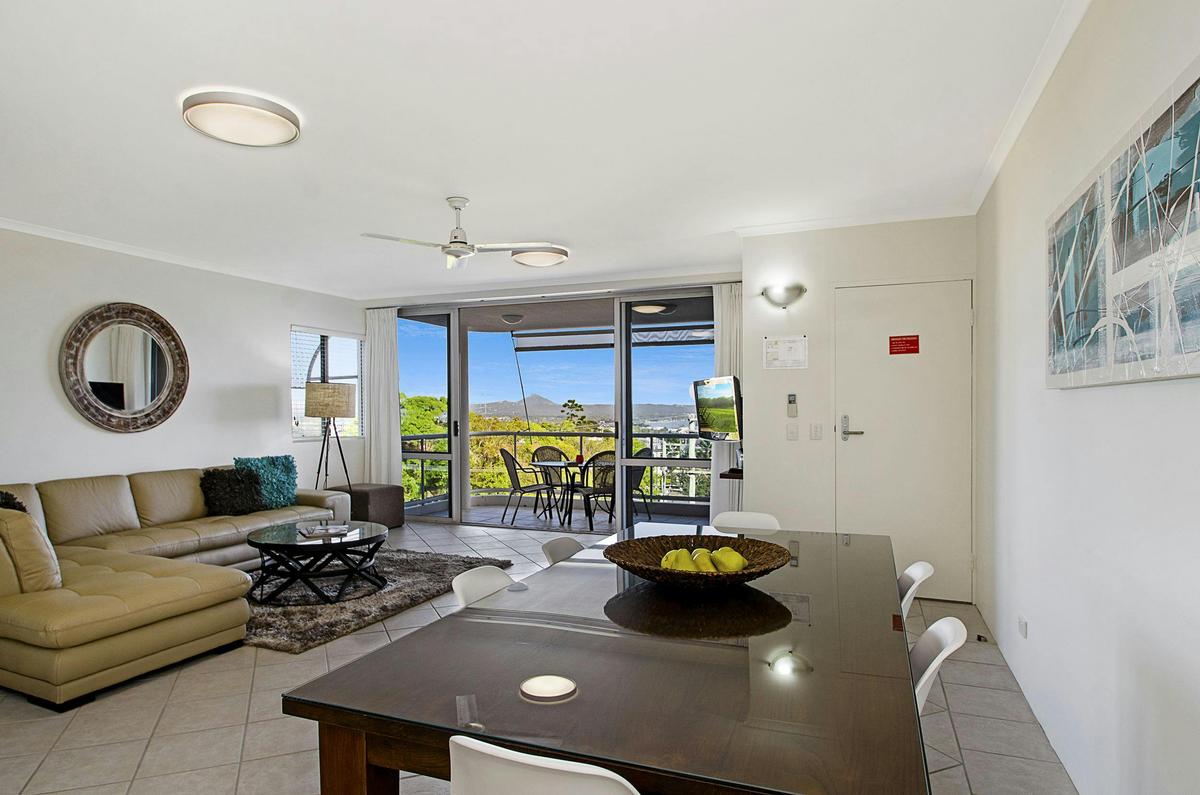 Lounge and dining area