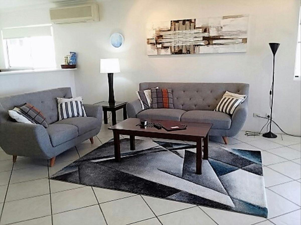 3 Bedroom, 2 bathroom Apartment with Roof Top Tce with panoramic views