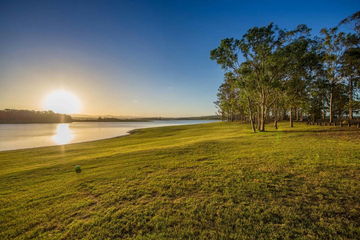 Bullocky Rest is a great place to watch the sun setting over Lake Samsonvale