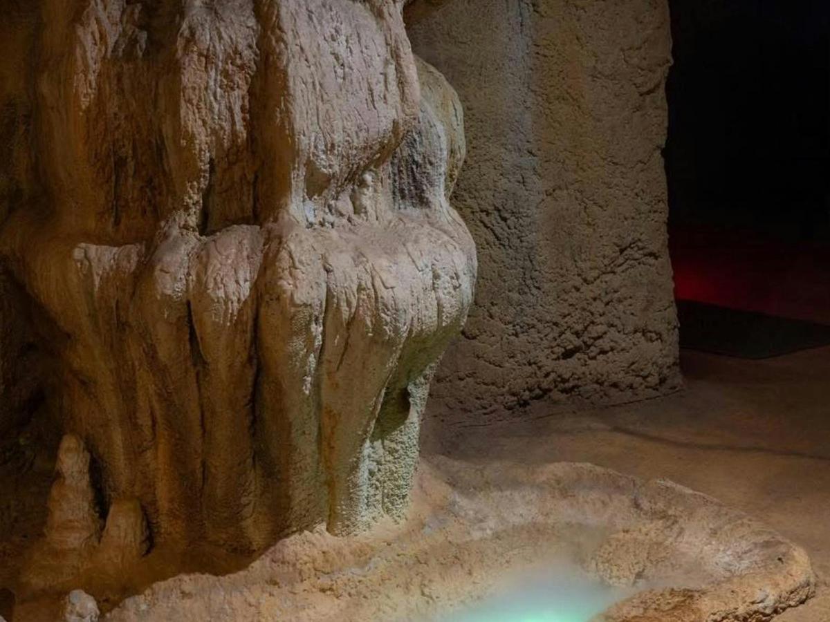 Glow Worm Cave