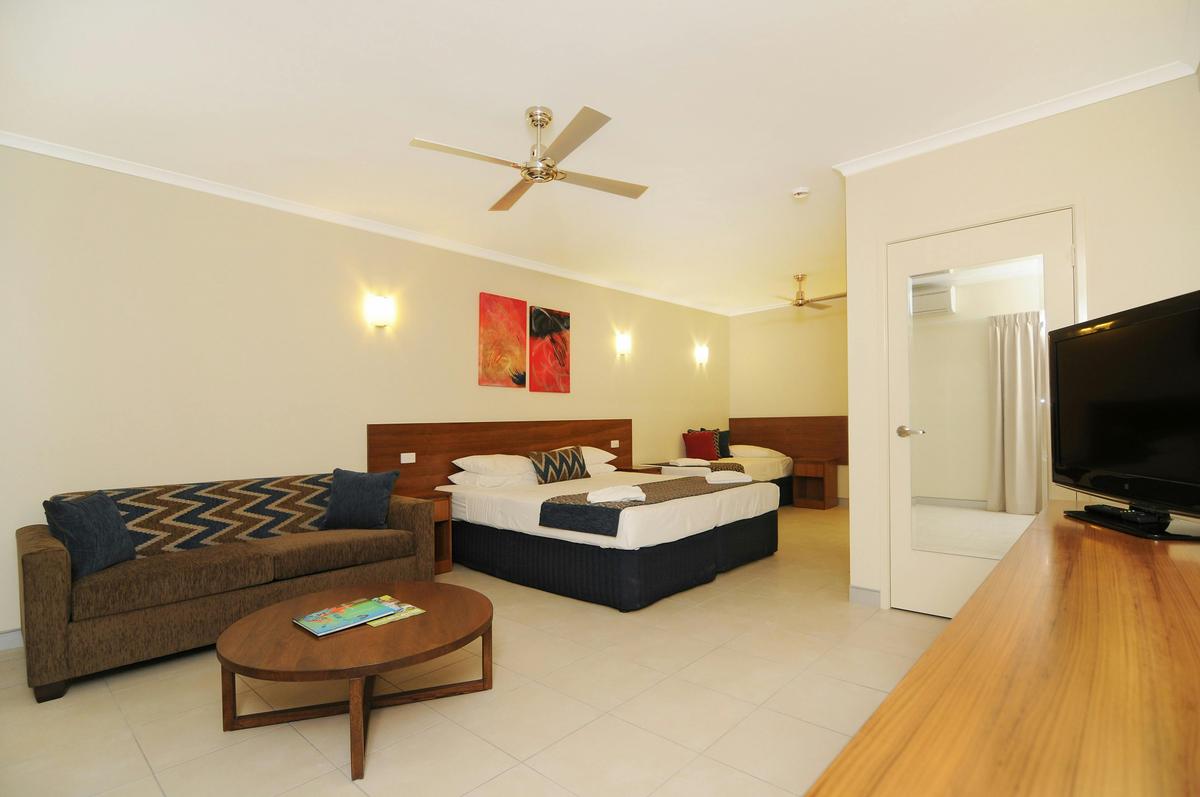 Hotel Room -Jasmine