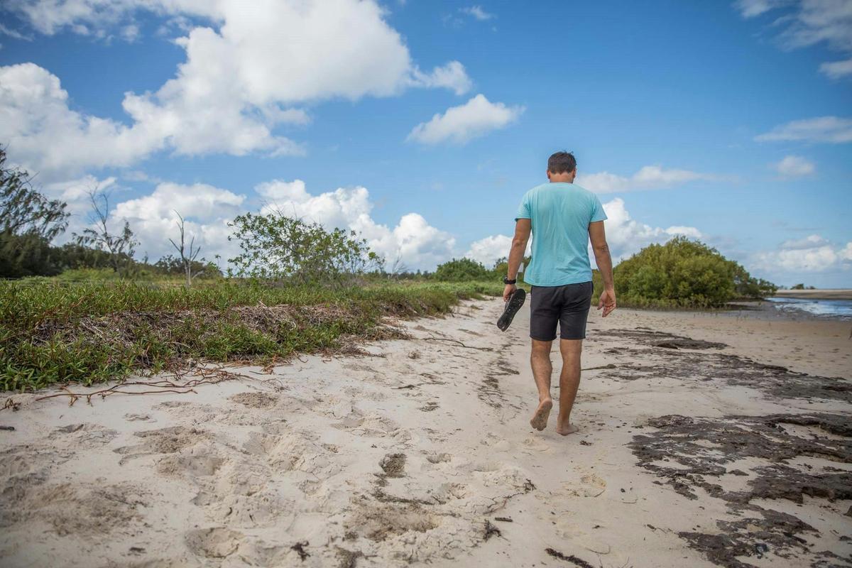 A stroll along the beach in the Buckley's Hole Conservation Park