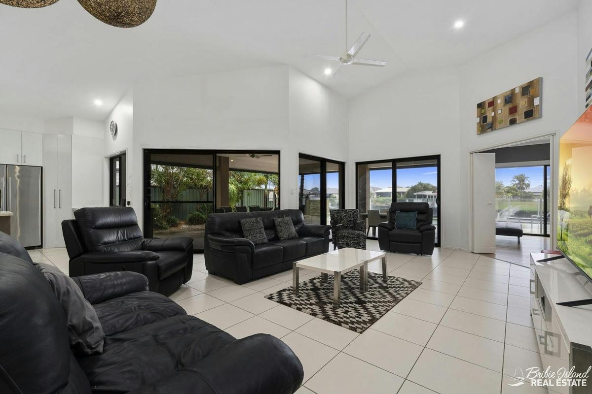 Canal Serenity Retreat By Holiday Hub Bribie Island