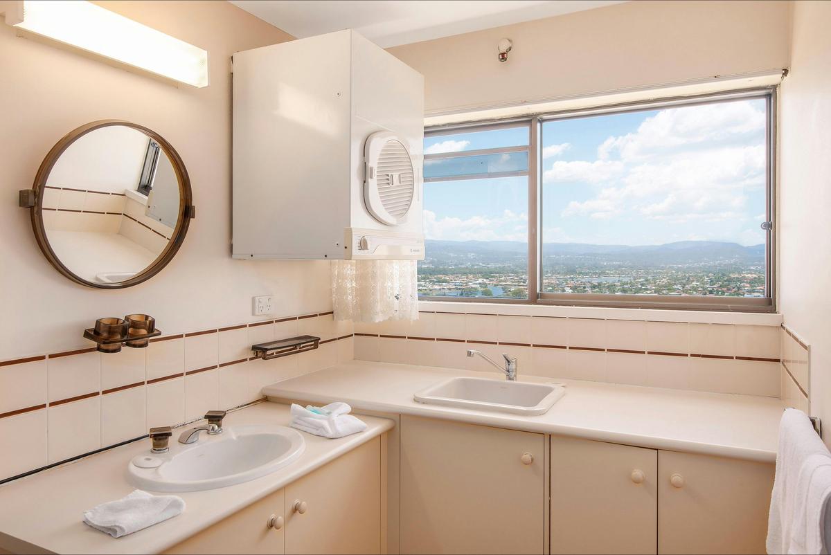 2 Bedroom Ocean View Apartment