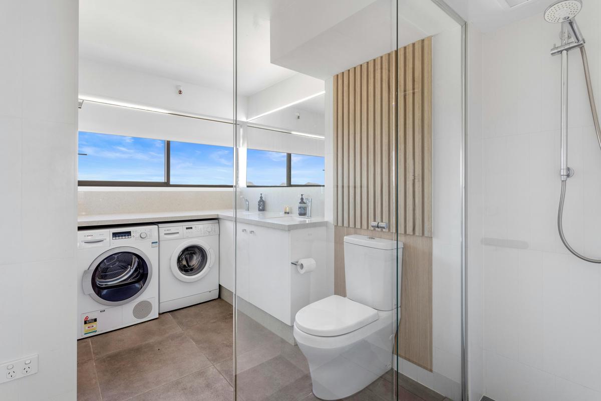 3 Bedroom Ocean View Penthouse