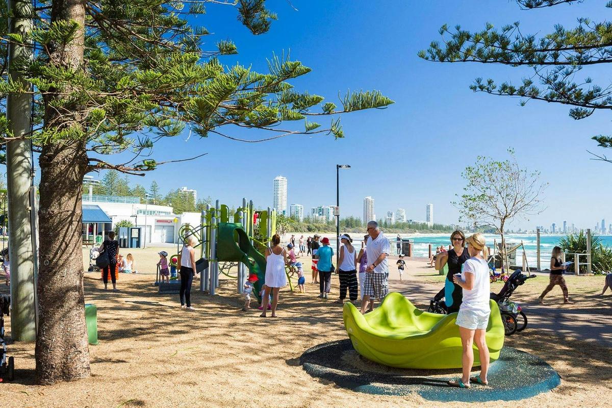 Burleigh Beach Esplanade