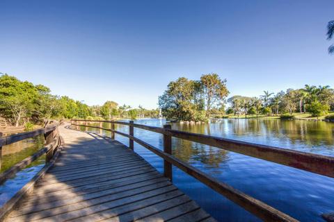 Centenary Lakes Park