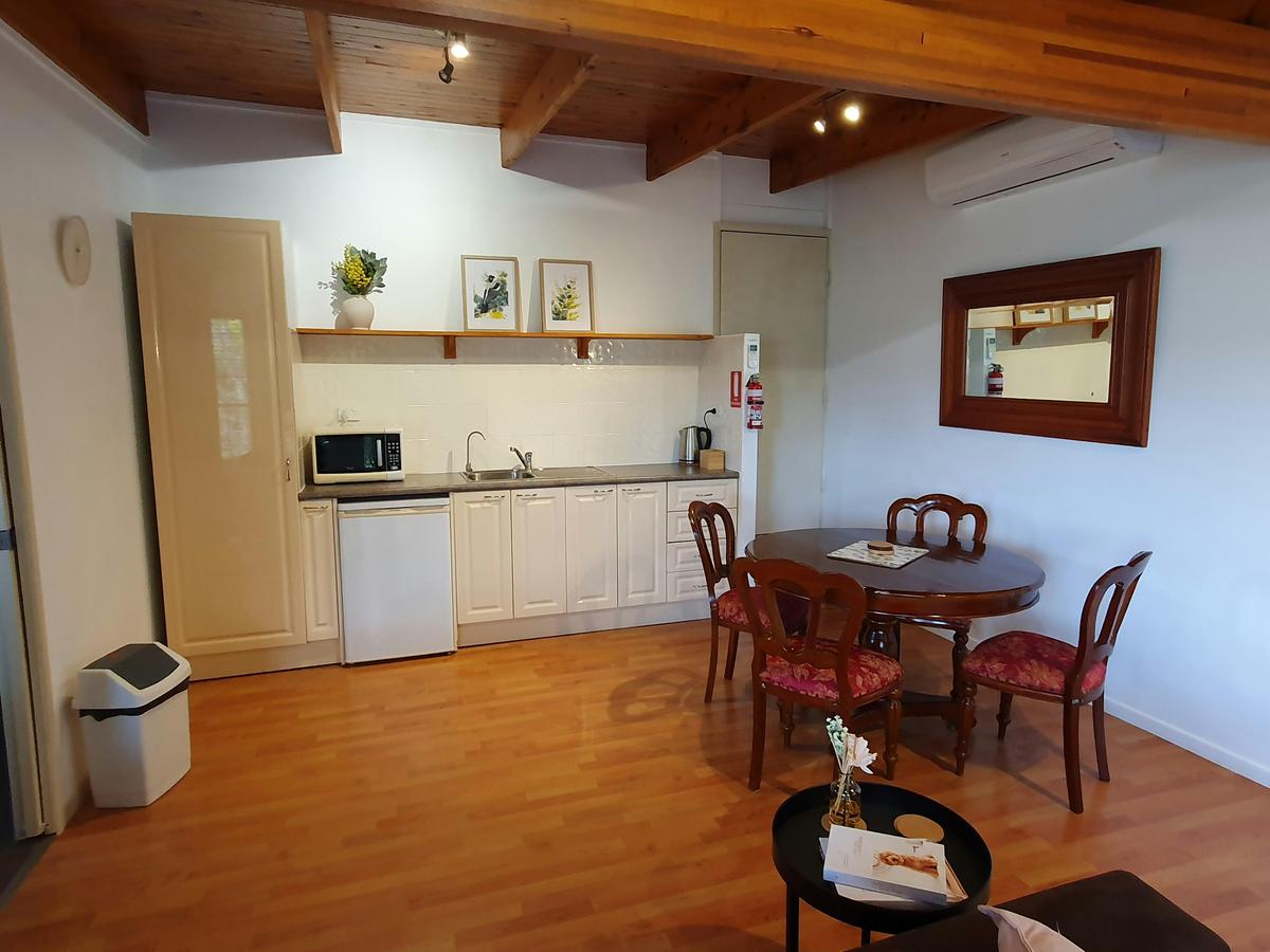 Wattle Suite