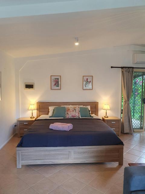 Bottlebrush Cottage
