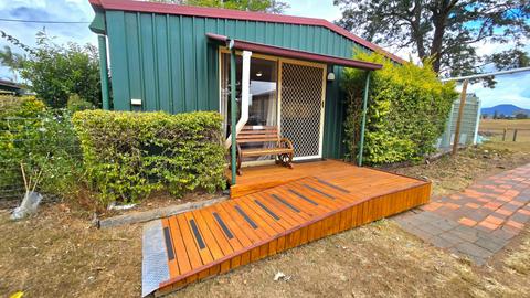 Bottlebrush Cottage