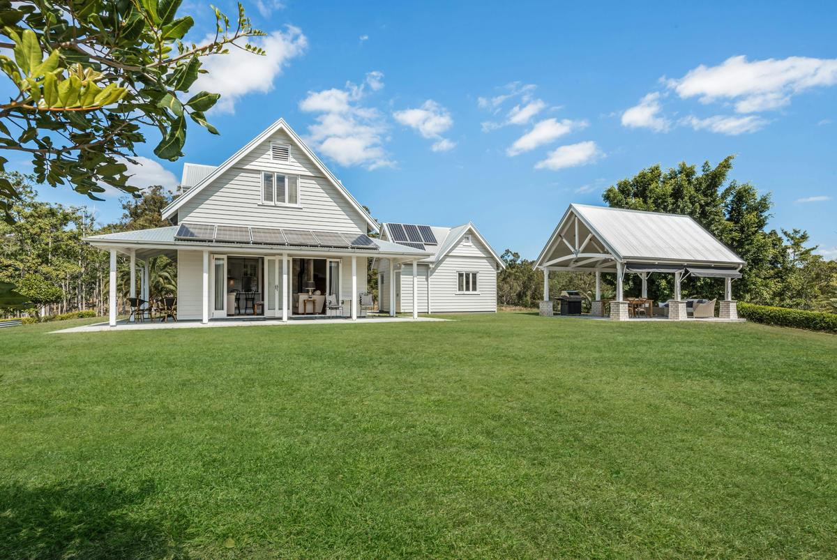 Luxury Hamptons Style Country House on 40 Picturesque Acres | Free Netflix