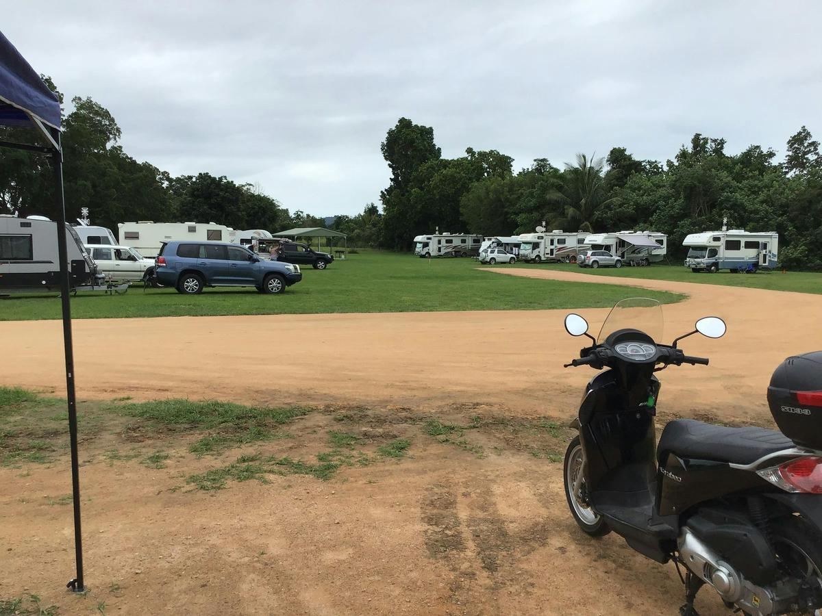 Guests at Innisfail RV Park