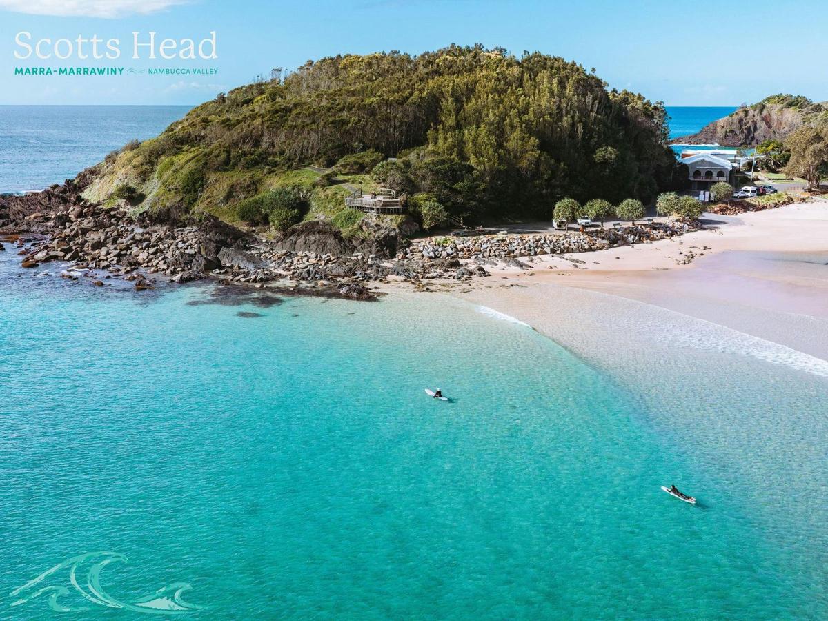 Scotts Head Beach
