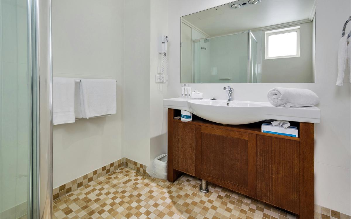 Spacious Bathroom