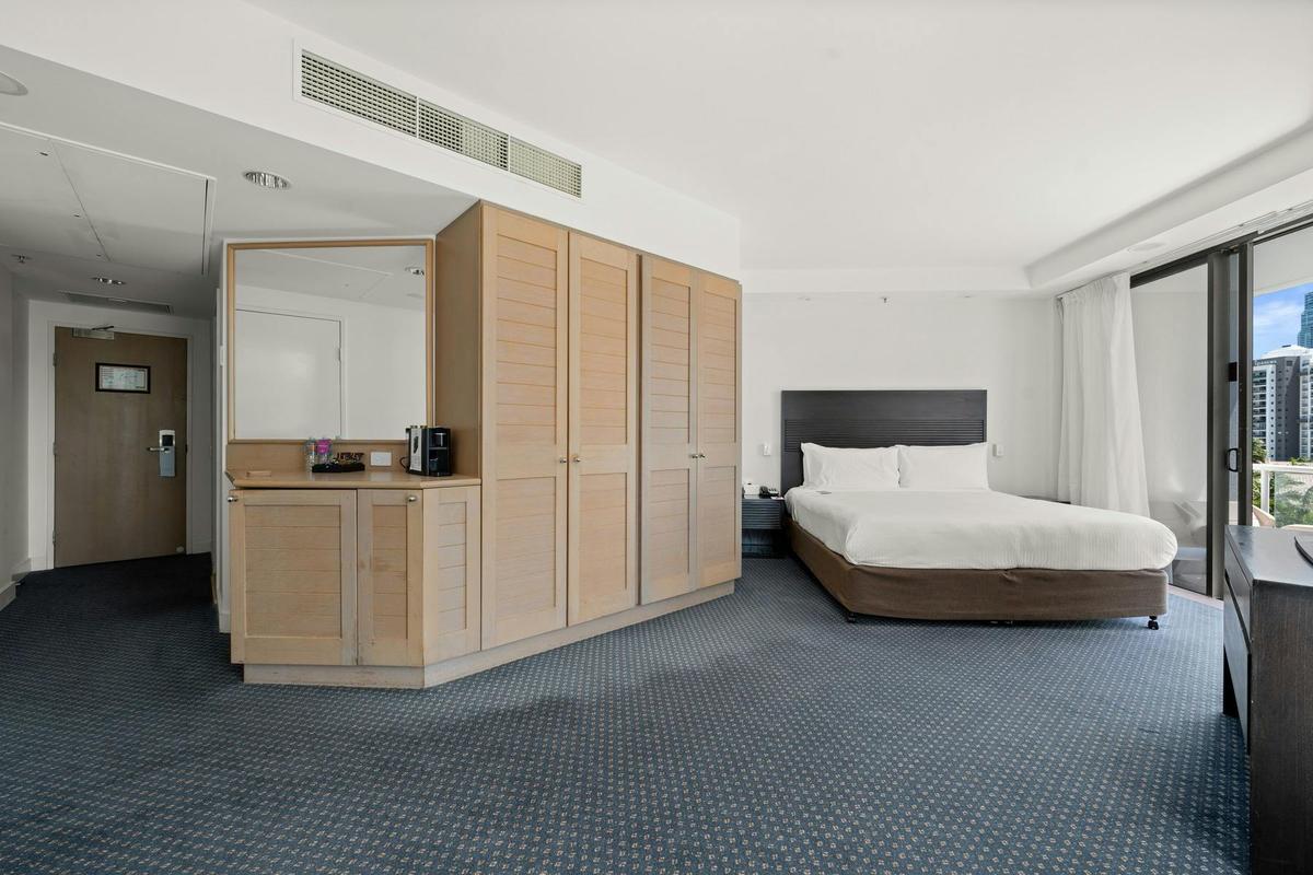 1 King Bed Standard
