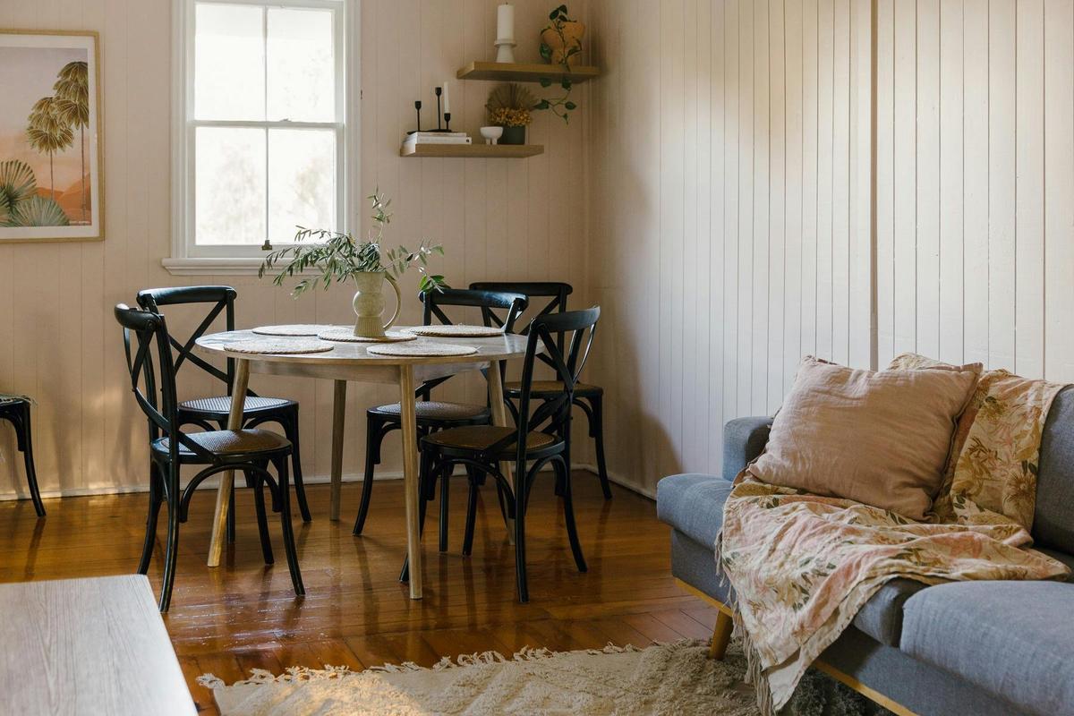 Farmhouse cottage lounge
